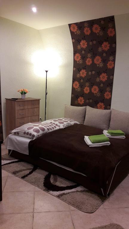 Relax Apartman Eger Luaran gambar